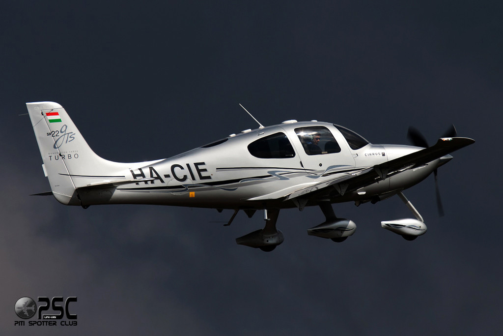 HA-CIE Cirrus Design Corp SR-22 SR22 3237 @ Aeroporto Verona Boscomantico © Piti Spotter Club Verona