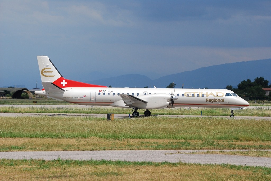 HB-IZW Saab 2000 2000-039 Darwin Airline 29may14 opf Etihad Regional