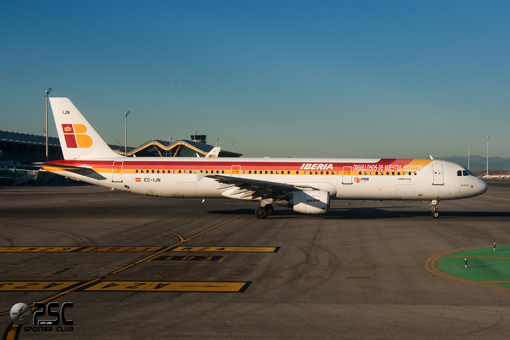 EC-IJN A321-212 1836 Iberia Líneas Aéreas de España @ Madrid Airport 01.2012 © Piti Spotter Club Verona
