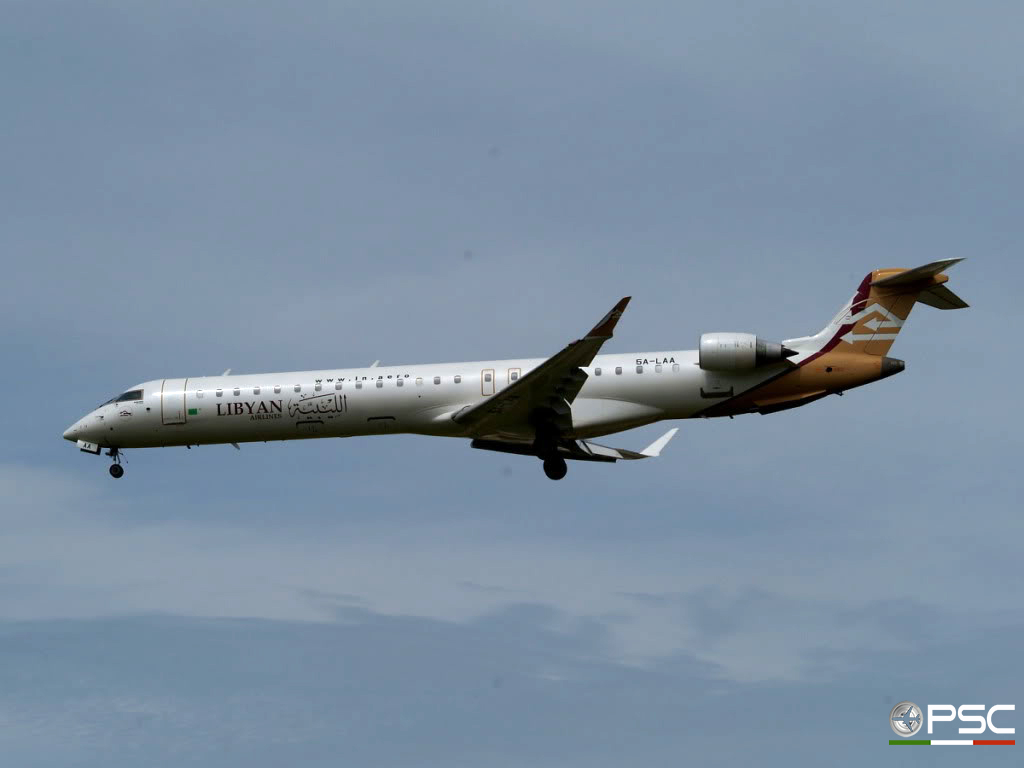 5A-LAA CRJ900ER 15120 Libyan Airlines @ London Heathrow Airport 23.05.2009 © Piti Spotter Club Verona