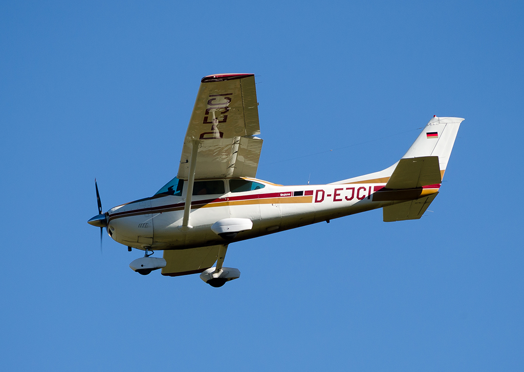 D-EJCI Reims Aviation F182P Skylane C182 0019 - Private @ Aeroporto di Bolzano © Piti Spotter Club Verona