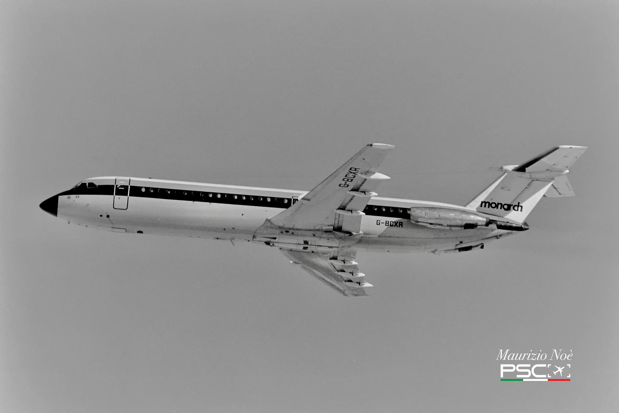 G-BCXR BAC 111-517FE 198  Spey 512-14DW  Monarch Airways 1970 © collezione Maurizio Noè p.g.c. - Piti Spotter Club Verona