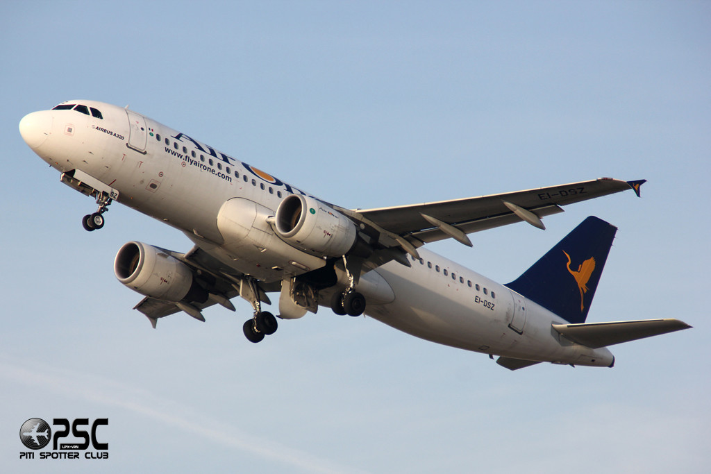 EI-DSZ A320-216 3695 Air One