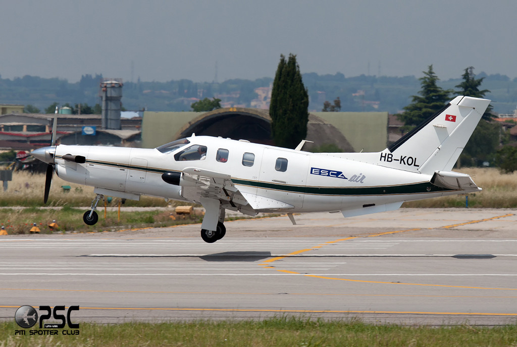 HB-KOL TBM-700B 218 Aerolift AG
