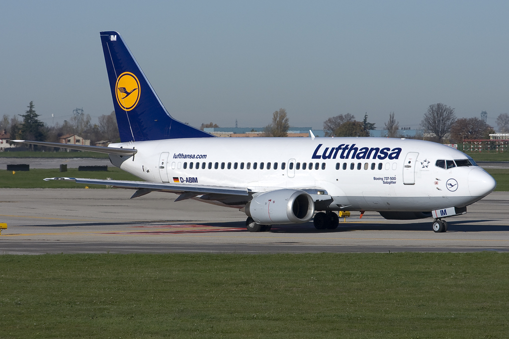 D-ABIM B737-530 24937/2011 Lufthansa @ Bologna Airport 03.12.2012 © Piti Spotter Club Verona