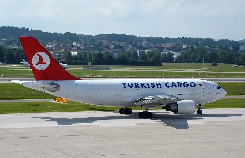 TC-JCT Airbus A310-304 502  CF6-80C2A2 Samsun Turkish Airlines (Aircastle Ltd) 1989 @ Zurigo ZRH 08 2012 © Piti Spotter Club Verona