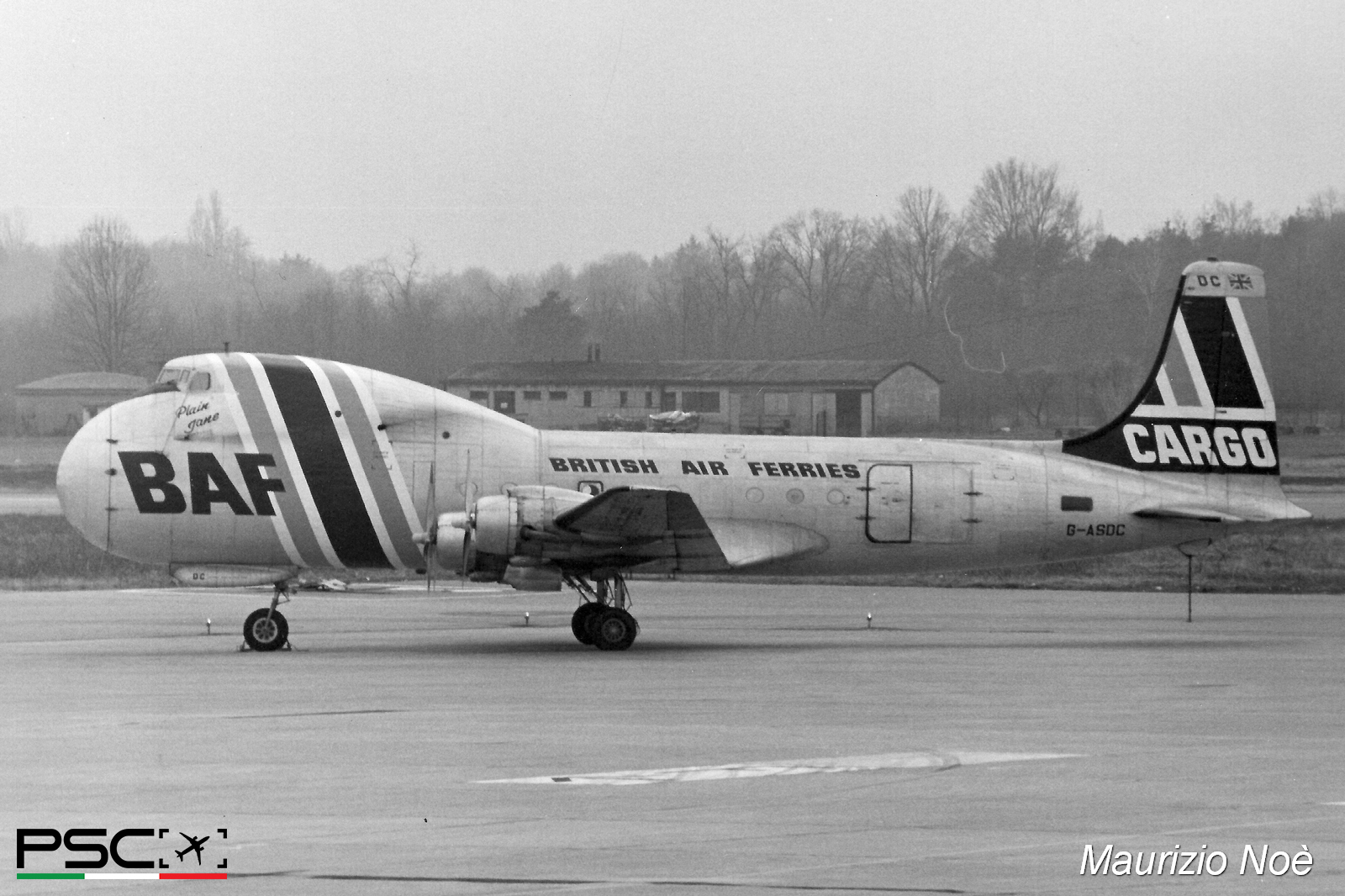 G-ASDC Aviation Traders ATL-98 Carvair 10273  R-2000-7M2 British Air Ferries  1943 © collezione Maurizio Noè p.g.c. - Piti Spotter Club Verona