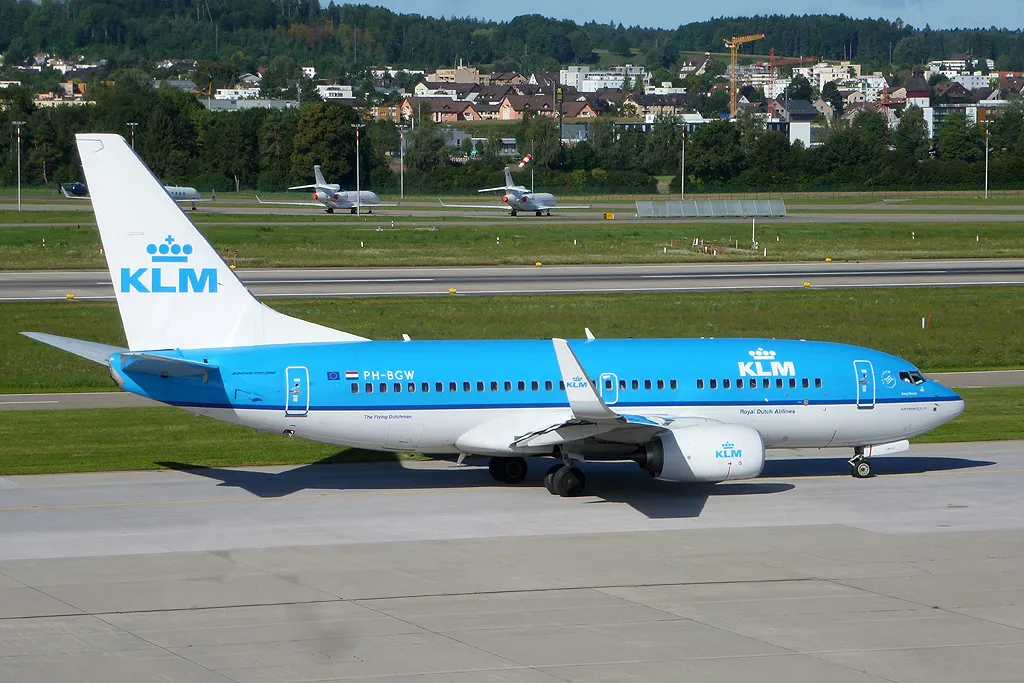 PH-BGW - Boeing 737-7K2 38128 3797 cfm56-7B24 KLM  2011 @ Zurigo ZRH 08 2012 © Piti Spotter Club Verona