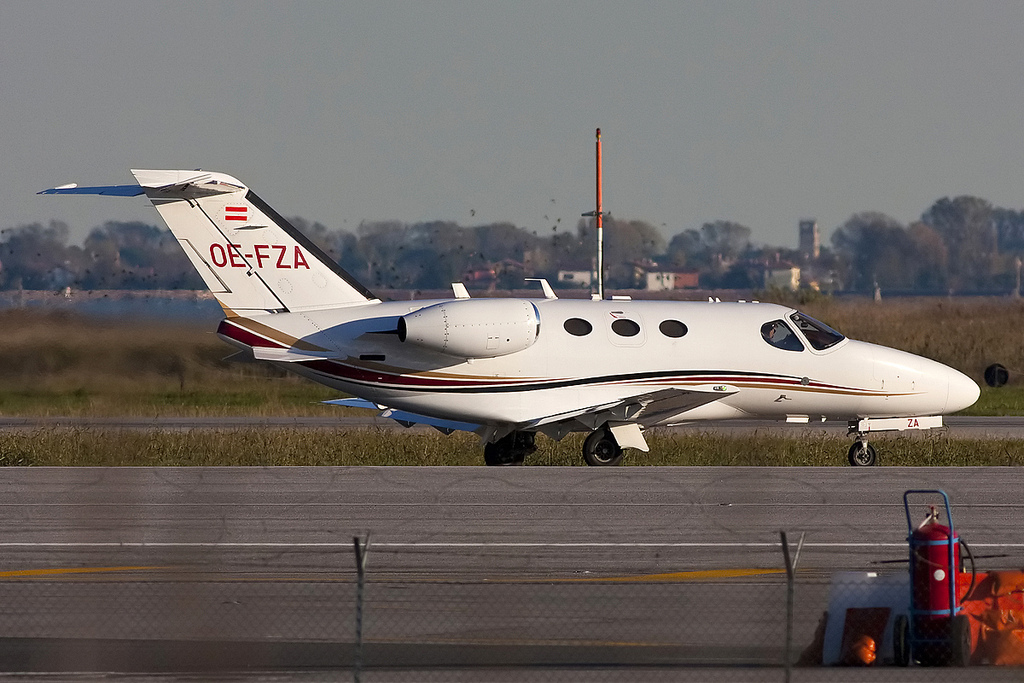 OE-FZA Ce510 510-0144 GlobeAir AG @ Venice Airport 07.11.2012 © Piti Spotter Club Verona