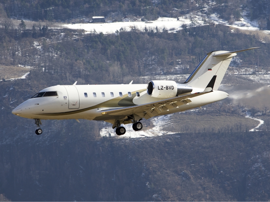 LZ-BVD CL-605 5768 Air Lubo @ Aeroporto di Bolzano © Piti Spotter Club Verona