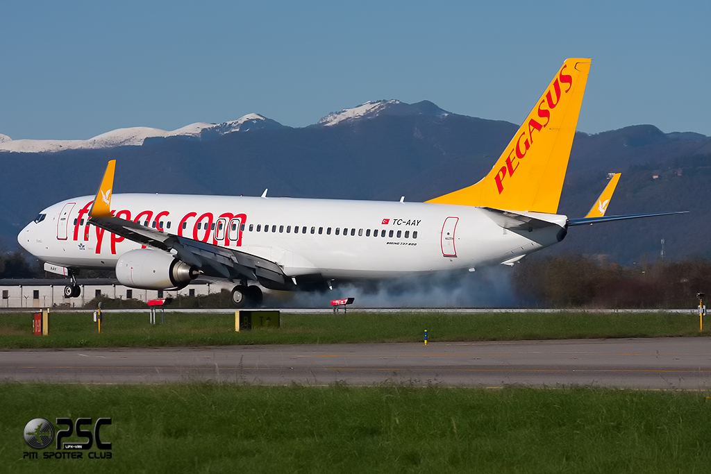 TC-AAY B737-82R 40874/3316 Pegasus Airlines @ Bergamo Airport 25.11.2013 © Piti Spotter Club Verona