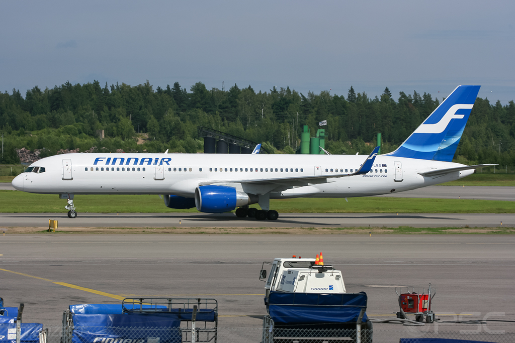 OH-LBS B757-2Q8 27623/792 Finnair @ Helsinki Airport 2008 © Piti Spotter Club Verona