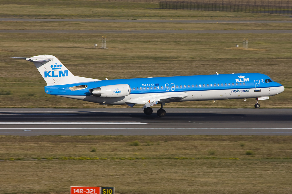 PH-OFO Fokker 100 11462 KLM Cityhopper @ Toulouse Airport - 10.2008  © Piti Spotter Club Verona
