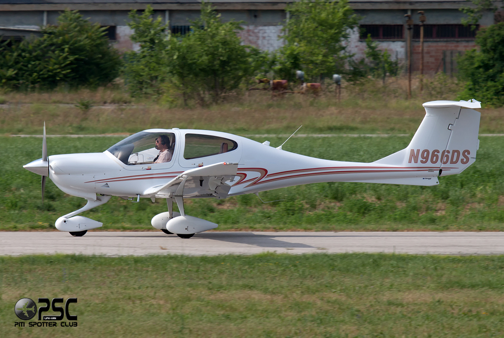 N966DS Diamond Aircraft Industries DA-40 DA40 40.1002 @ Aeroporto Verona Boscomantico © Piti Spotter Club Verona