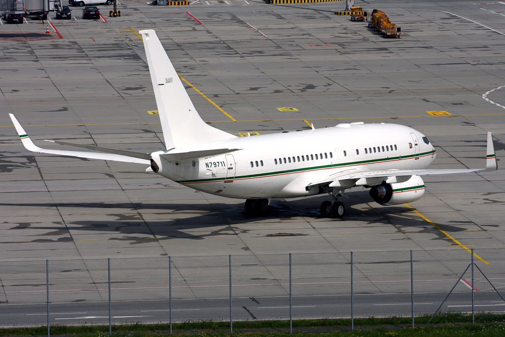 N79711 B737-7BQ (BBJ1) 30547/423 Dallah AVCO @ Munich Airport 05.2009 © Piti Spotter Club Verona
