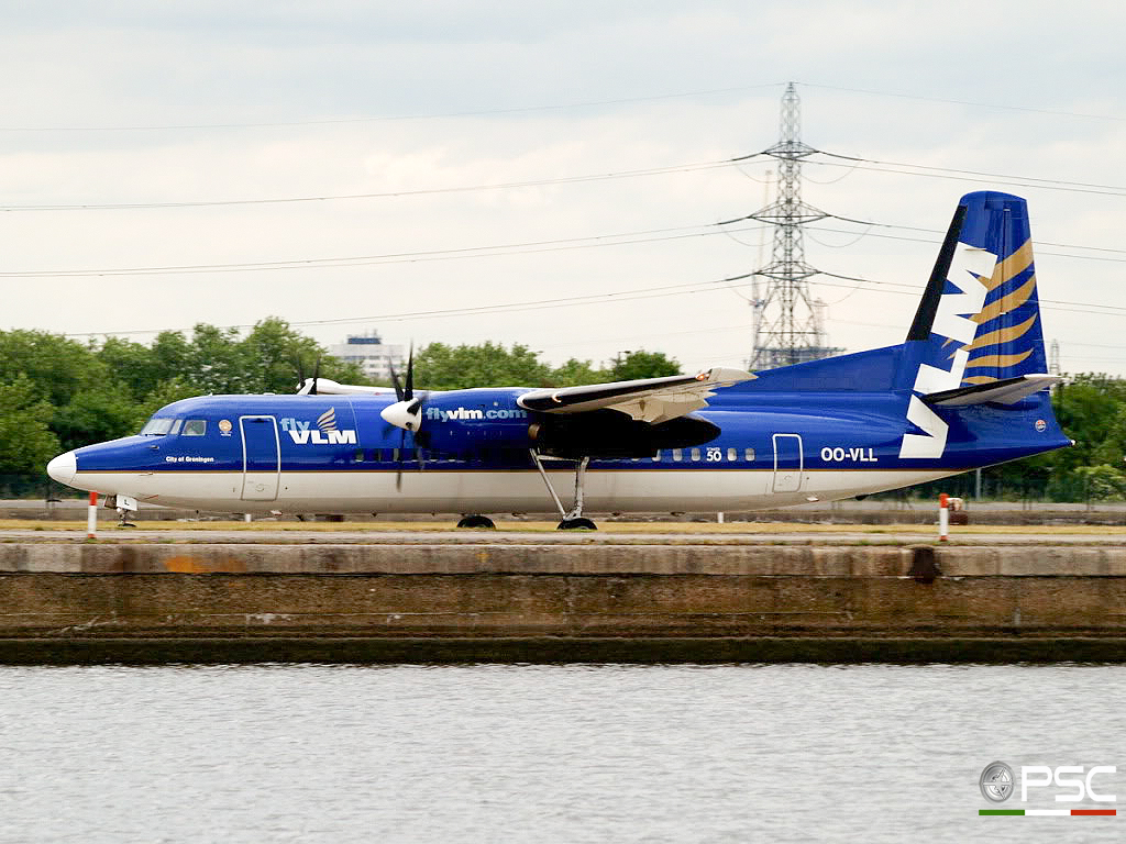 OO-VLL Fokker 50 20144 VLM Airlines - Vlaamse Luchttransport Maatschappij @ London City Airport 22.05.2009 © Piti Spotter Club Verona