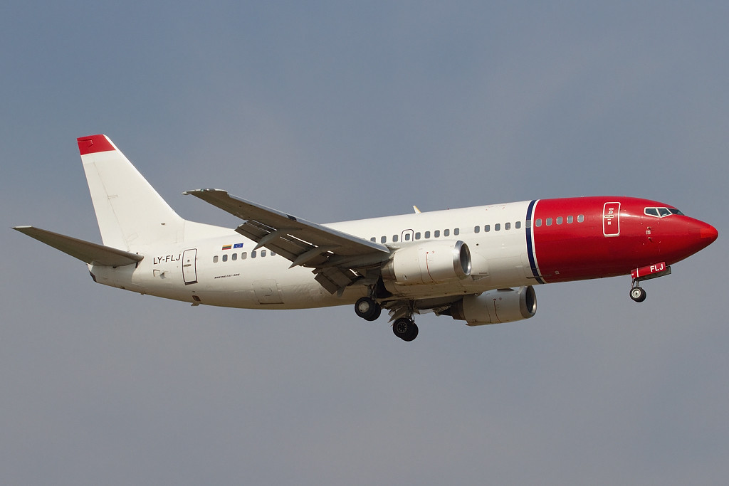 LY-FLJ B737-3K2 24327/1712 Small Planet Airlines