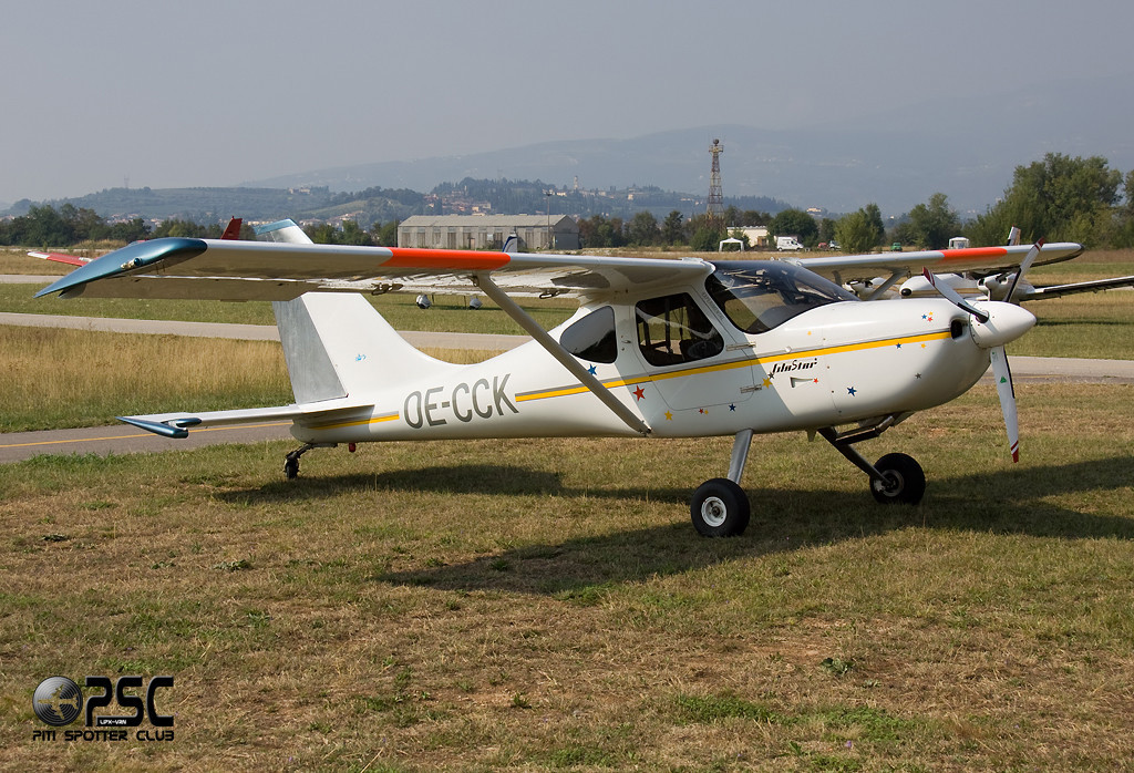 OE-CCK Kitzmantel GlaStar SH-1 GLST 5884 @ Aeroporto Verona Boscomantico © Piti Spotter Club Verona