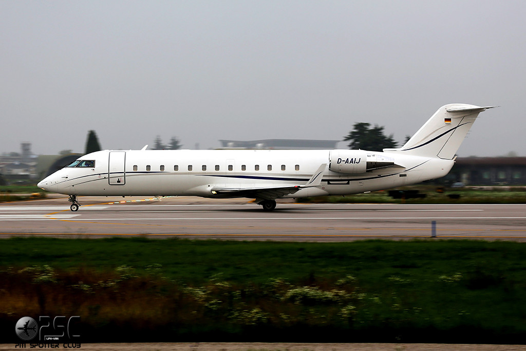 D-AAIJ CL-850 8065 Jetair Flug