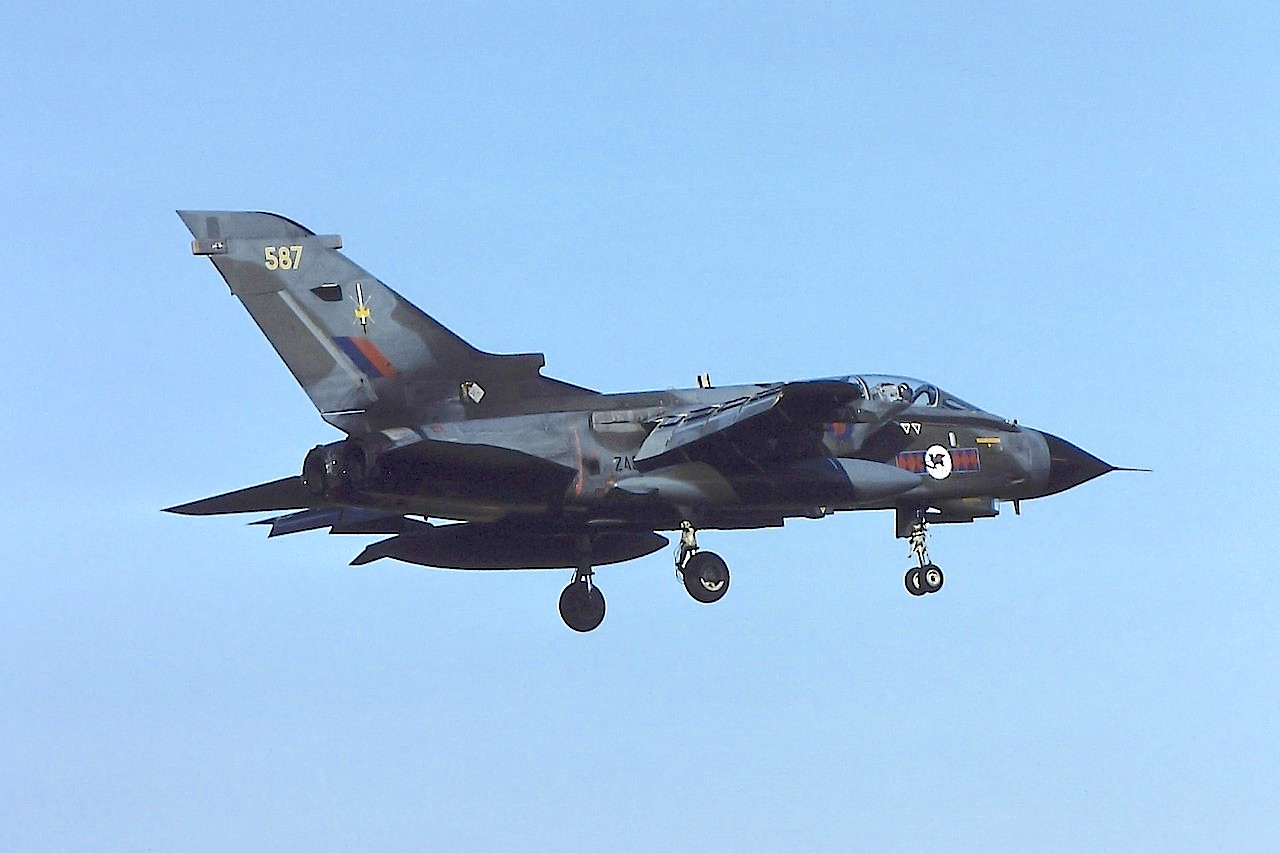 ZA587  055  Tornado GR4  096/BS030/3051 @ Aeroporto di Verona   © Piti Spotter Club Verona