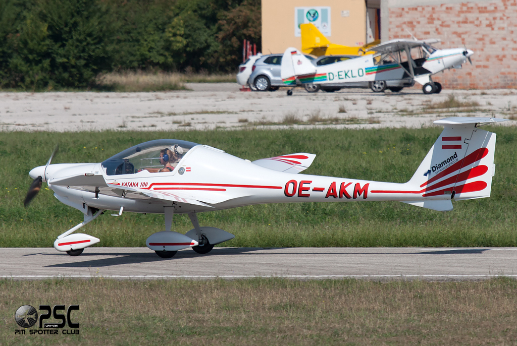 OE-AKM - Diamond DA 20 Katana @ Aeroporto Verona Boscomantico © Piti Spotter Club Verona