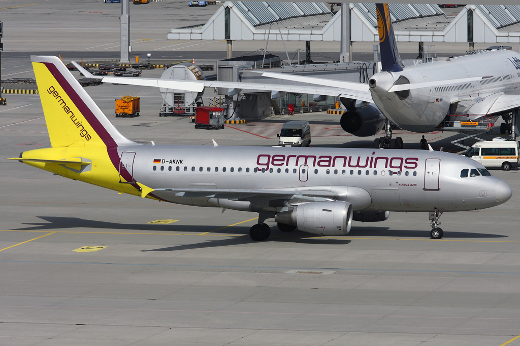 D-AKNK A319-112 1077 Germanwings @ Munich Airport 05.2009 © Piti Spotter Club Verona