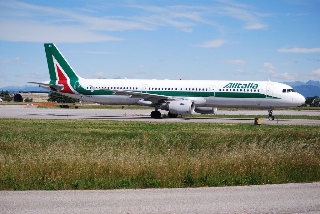 EI-IXH A321-112 940 Alitalia