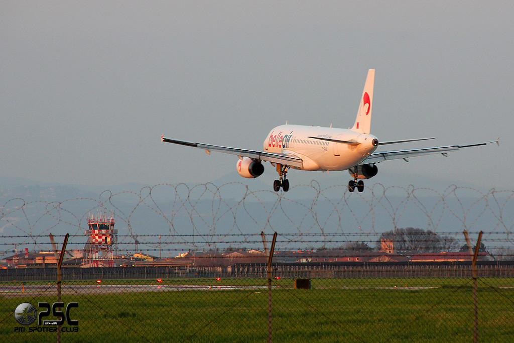 F-ORAE A320-233 561 Belle Air Europe