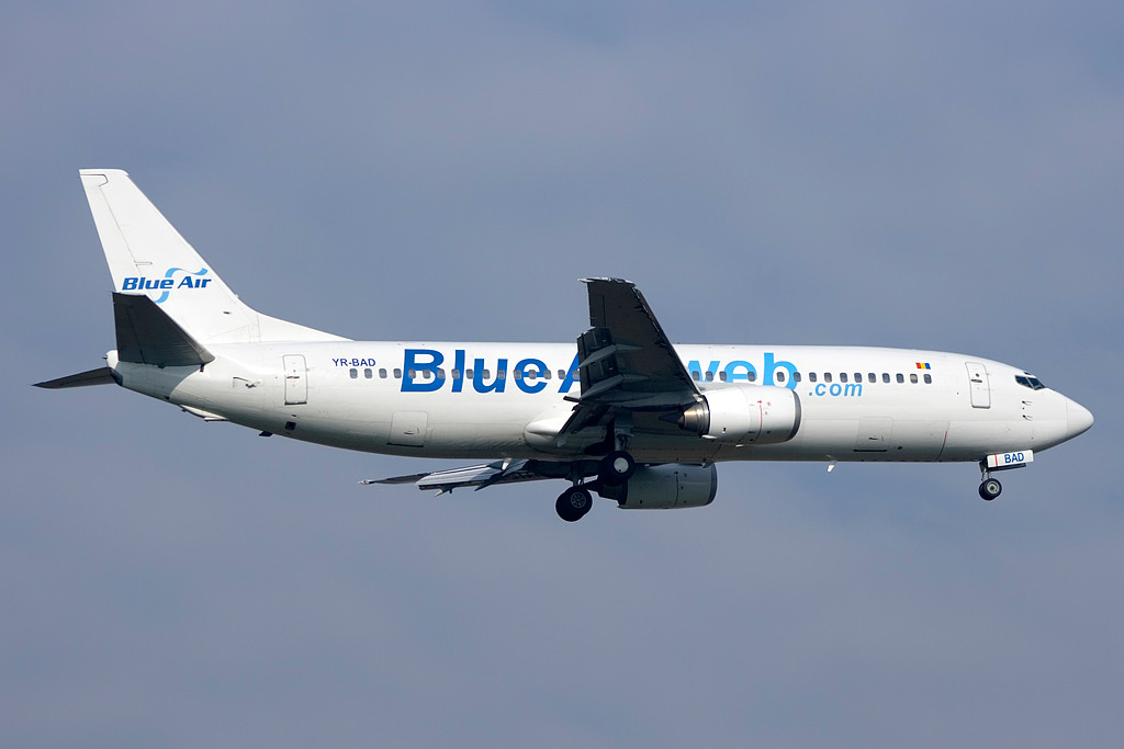 YR-BAD B737-4C9 25429/2215 Blue Air