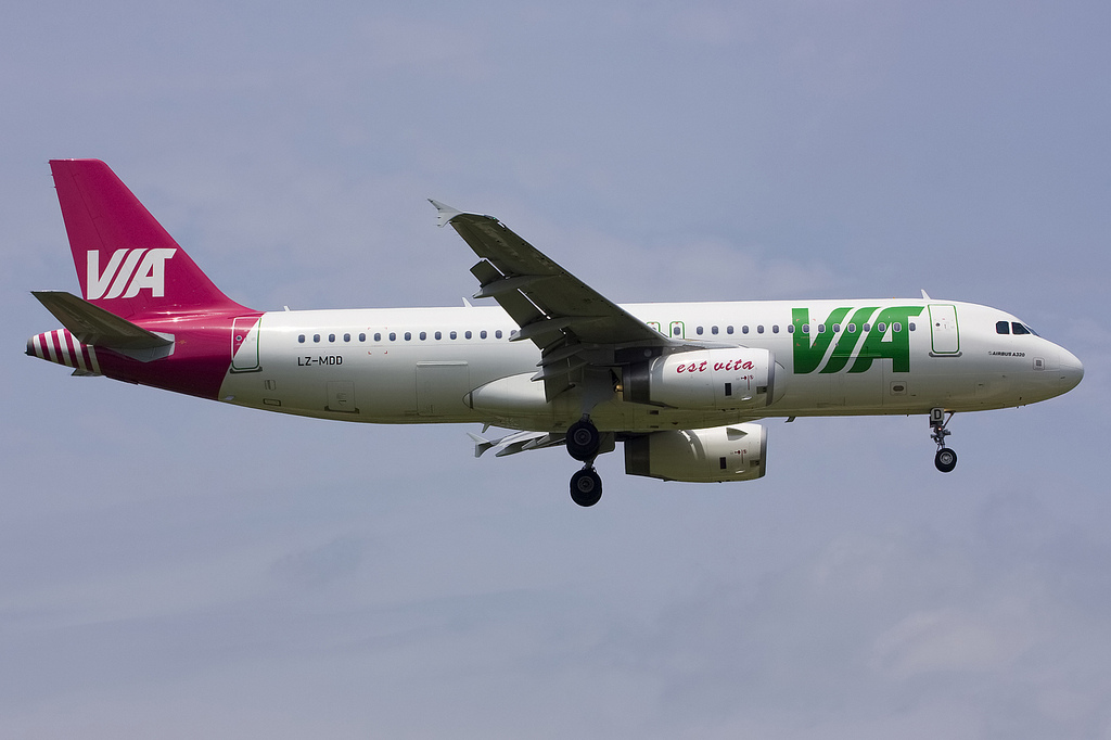 LZ-MDD A320-232 4305 Air VIA Bulgarian Airways @ Treviso Airport 06.08.2012 © Piti Spotter Club Verona