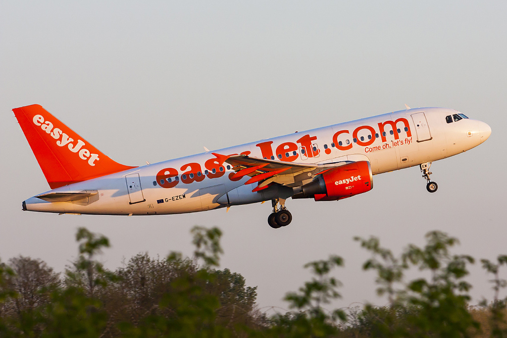 G-EZEW A319-111 2300 EasyJet Airline @ Treviso Airport 24.04.2013 © Piti Spotter Club Verona