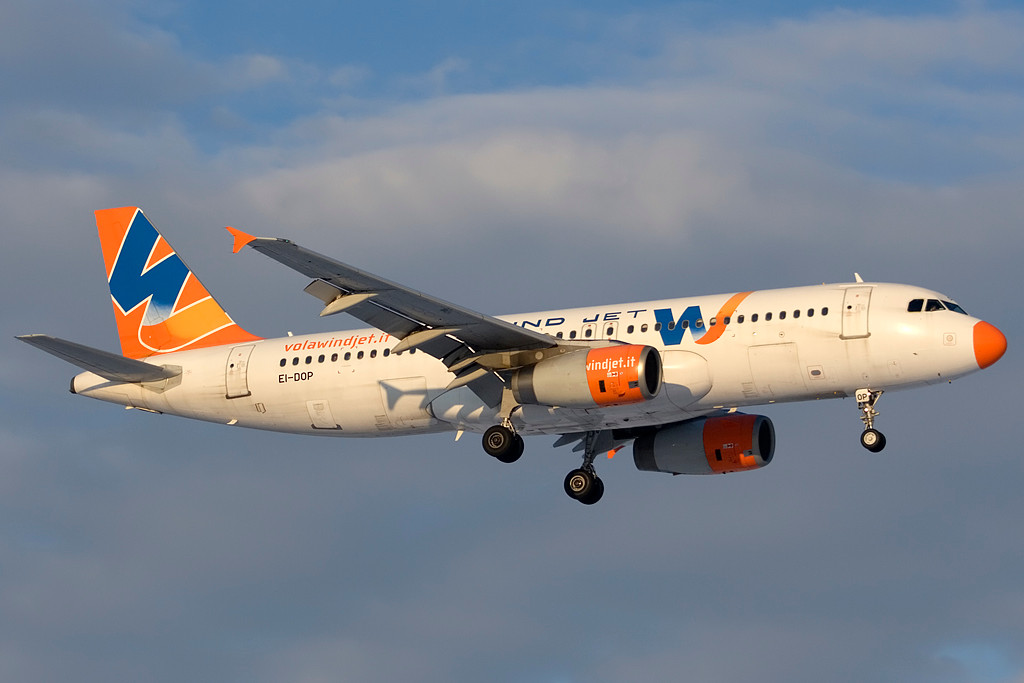 EI-DOP A320-232 816 Wind Jet @ Aeroporto di Verona © Piti Spotter Club Verona