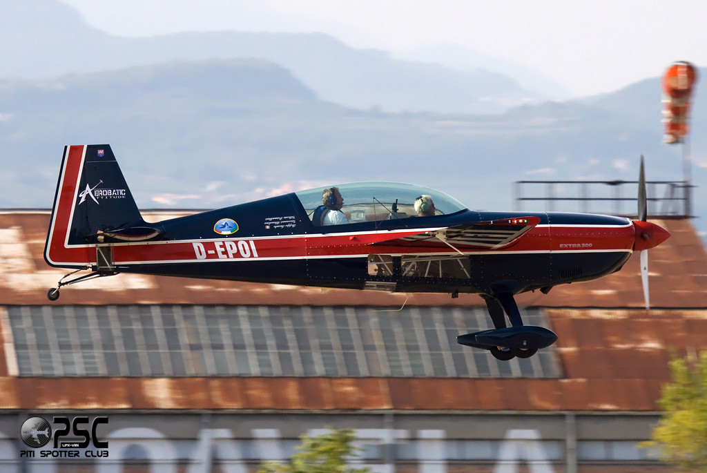 D-EPOI Extra EA-300 E300 @ Aeroporto Verona Boscomantico © Piti Spotter Club Verona