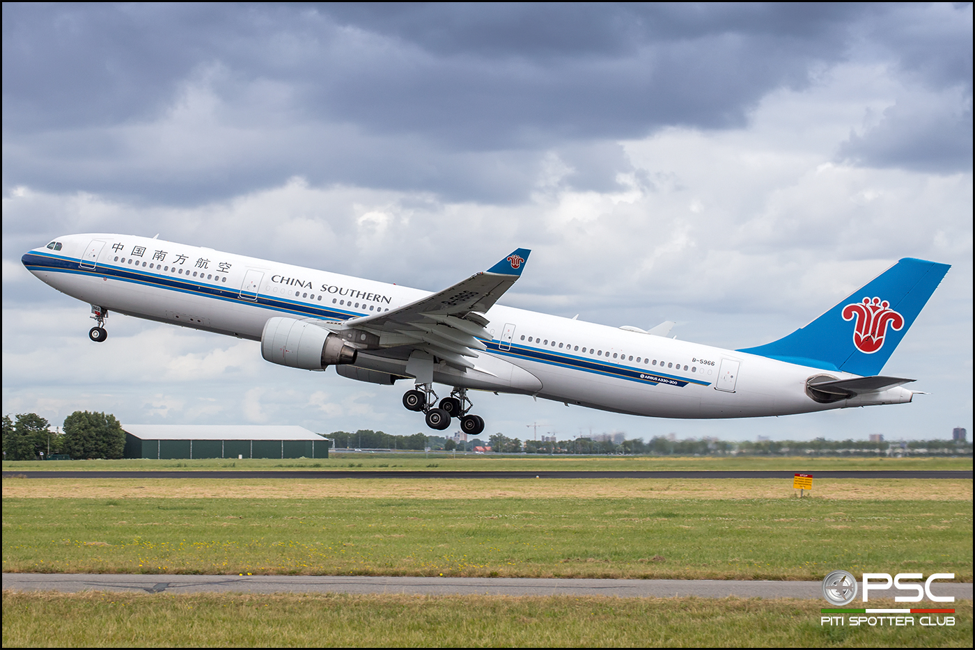 B-5966  A330-323E  1625  China Southern Airlines @ Amsterdam 2019 © Piti Spotter Club Verona 