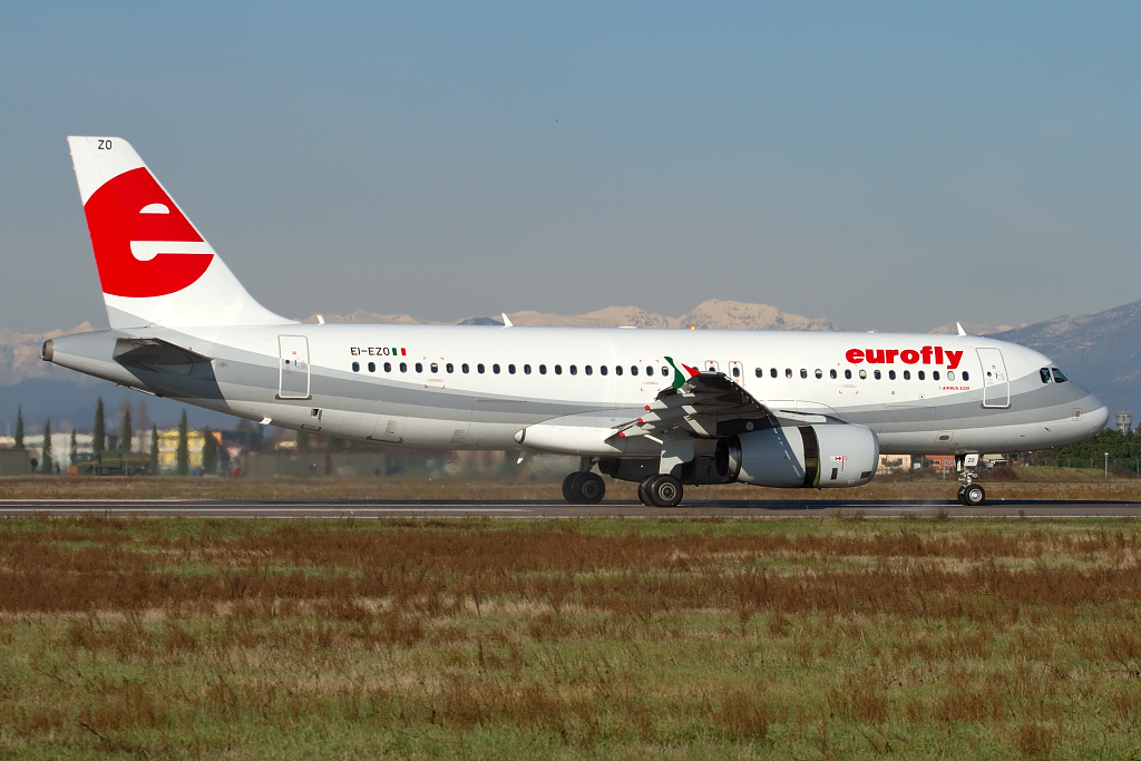 EI-EZO  A320-232  1723  Eurofly @ Aeroporto di Verona © Piti Spotter Club Verona  