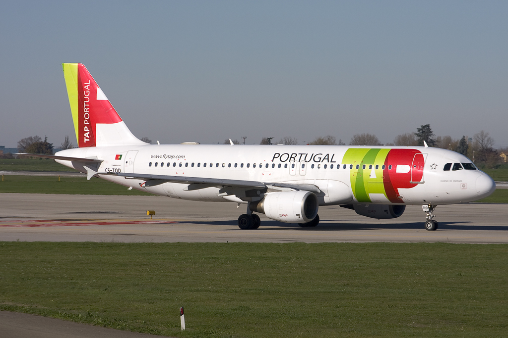 CS-TOD A340-312 91 TAP Portugal - Transportes Aéreos Portugueses @ Bologna Airport 03.12.2013 © Piti Spotter Club Verona
