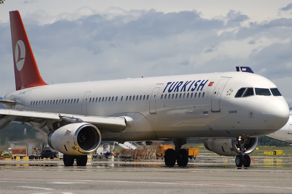 TC-JMD A321-231 810 Turkish Airlines - THY Türk Hava Yollari @ Milano Malpensa Airport 07.2009 © Piti Spotter Club Verona