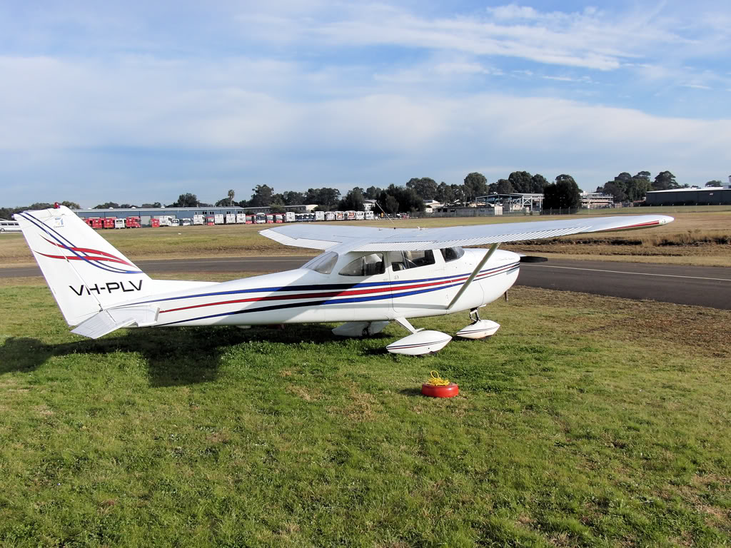 VH-PLV, 1965 Cessna 172G Skyhawk C/N 17253502 @ Bankstown .2011 © Piti Spotter Club Verona