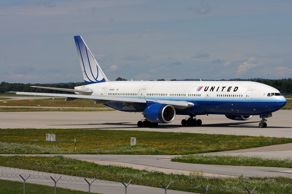 N769UA B777-222 26921/12 United Airlines @ München  Airport 05.2009 © Piti Spotter Club Verona