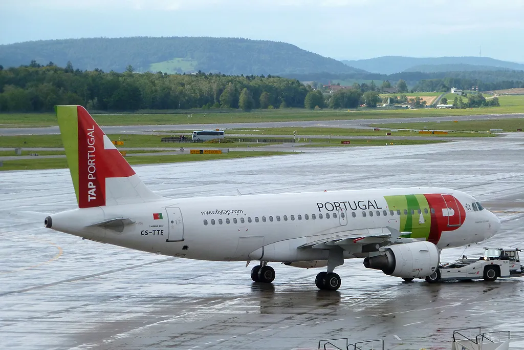 CS-TTE Airbus A319-111 821  CFM56-5B5/P Francisco D Ollanda TAP Air Portugal (FTAI Aviation Ltd.) 1998 @ Zurigo ZRH 08 2012 © Piti Spotter Club Verona