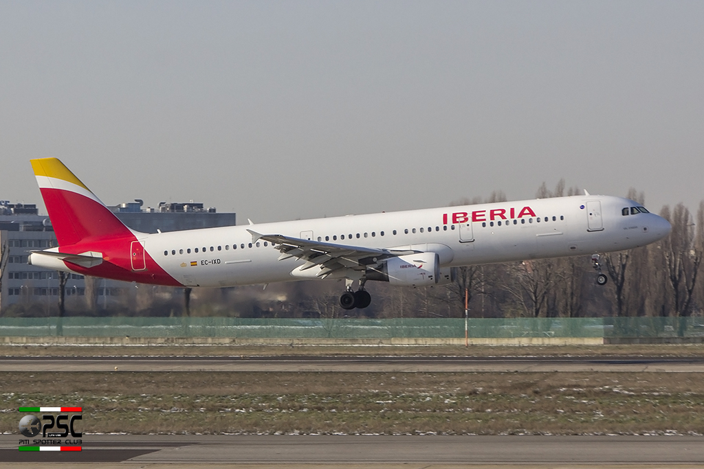 EC-IXD A321-212 2220 Iberia Líneas Aéreas de España @ Milano Linate Airport 30.12.2014 © Piti Spotter Club Verona