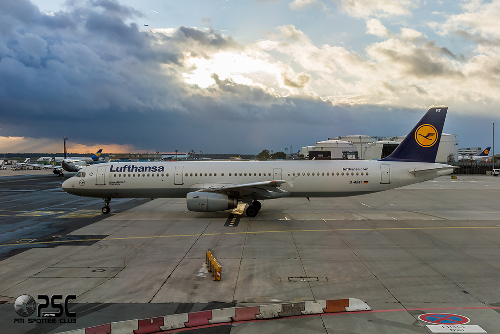 D-AIRT A321-131 652 Lufthansa @ Frankfurt Airport 22.10.2014  © Piti Spotter Club Verona