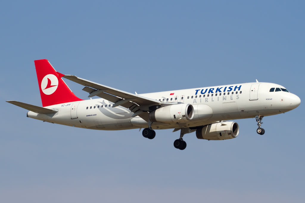 TC-JPF A320-232 2984 Turkish Airlines - THY Türk Hava Yollari @ Bologna Airport 10.10.2011 © Piti Spotter Club Verona