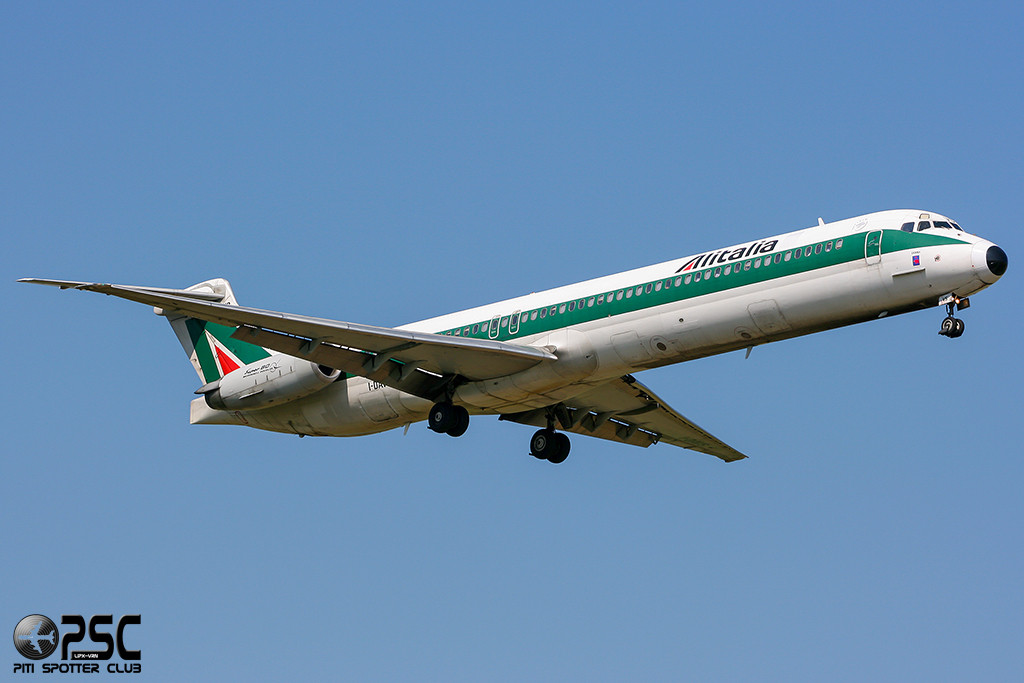 I-DAVS MD-82 49551/1586 Alitalia