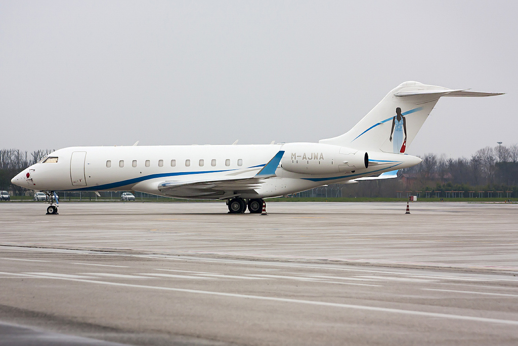 M-AJWA Global 5000 9182 A.J. Walter (Aviation) Ltd. @ Treviso Airport 24.03.2013 © Piti Spotter Club Verona