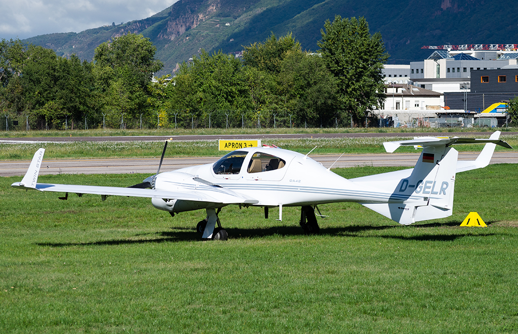 D-GELR Diamond Aircraft Industries DA-42 Twin Star G1000 DA42 42.085 - Private @ Aeroporto di Bolzano © Piti Spotter Club Verona