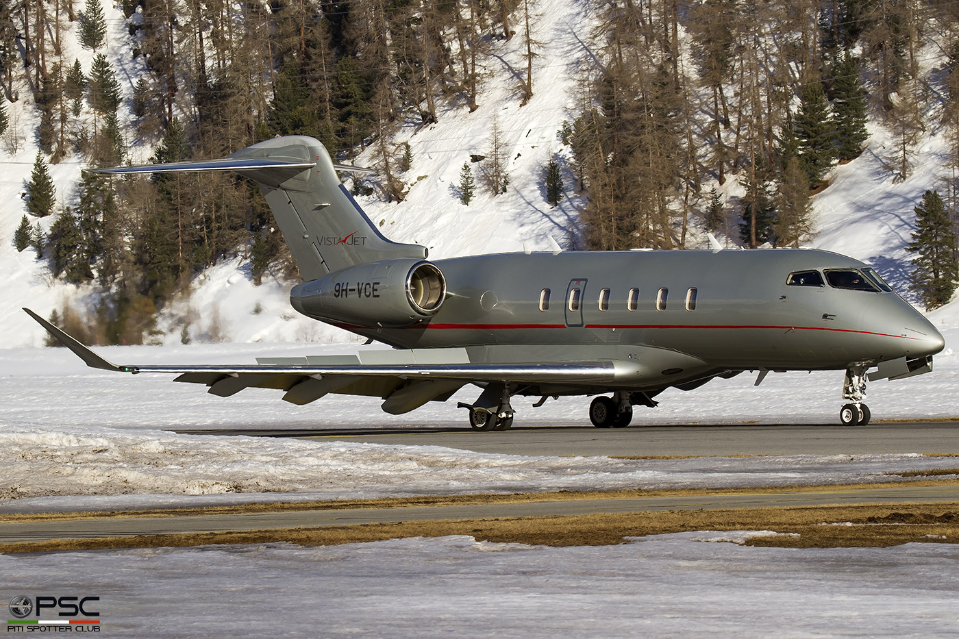 9H-VCE  CL-350  20540  VistaJet Malta  @ Samedan © 02 2022 Piti Spotter Club Verona 