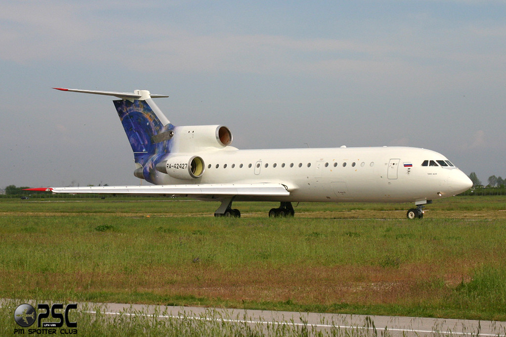 RA 42427 - Airline: S-Air Aircraft: Yakovlev Yak-42D