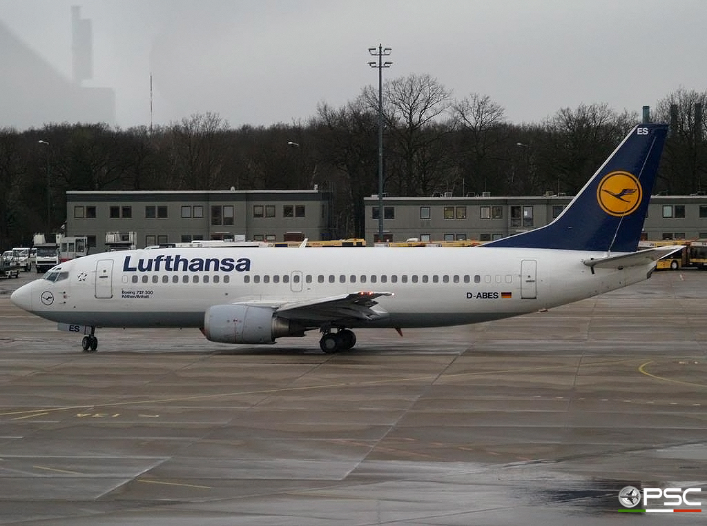 D-ABES B737-330 26432/2247 Lufthansa @ Berlin Tegel Airport 18.03.2007 © Piti Spotter Club Verona