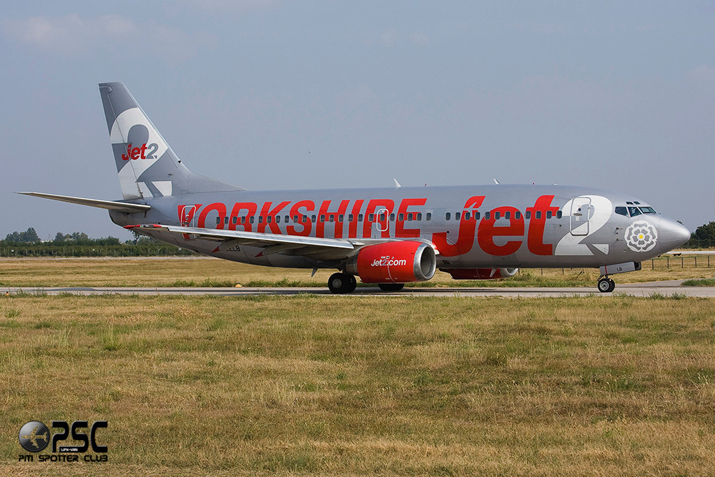 G-CELB B737-377 23664/1326 Jet2
